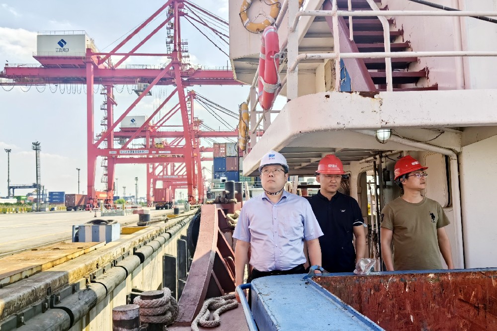 安全生產月 | 江蘇遠洋所屬新世紀公司開展船舶夏季安全生產檢查