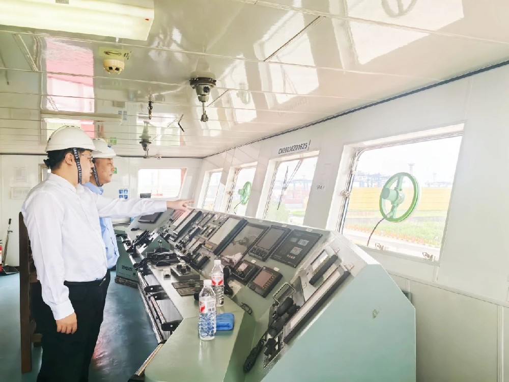 安全生產(chǎn)月丨 江蘇遠(yuǎn)洋所屬新世紀(jì)公司開展船舶夏季安全生產(chǎn)檢查