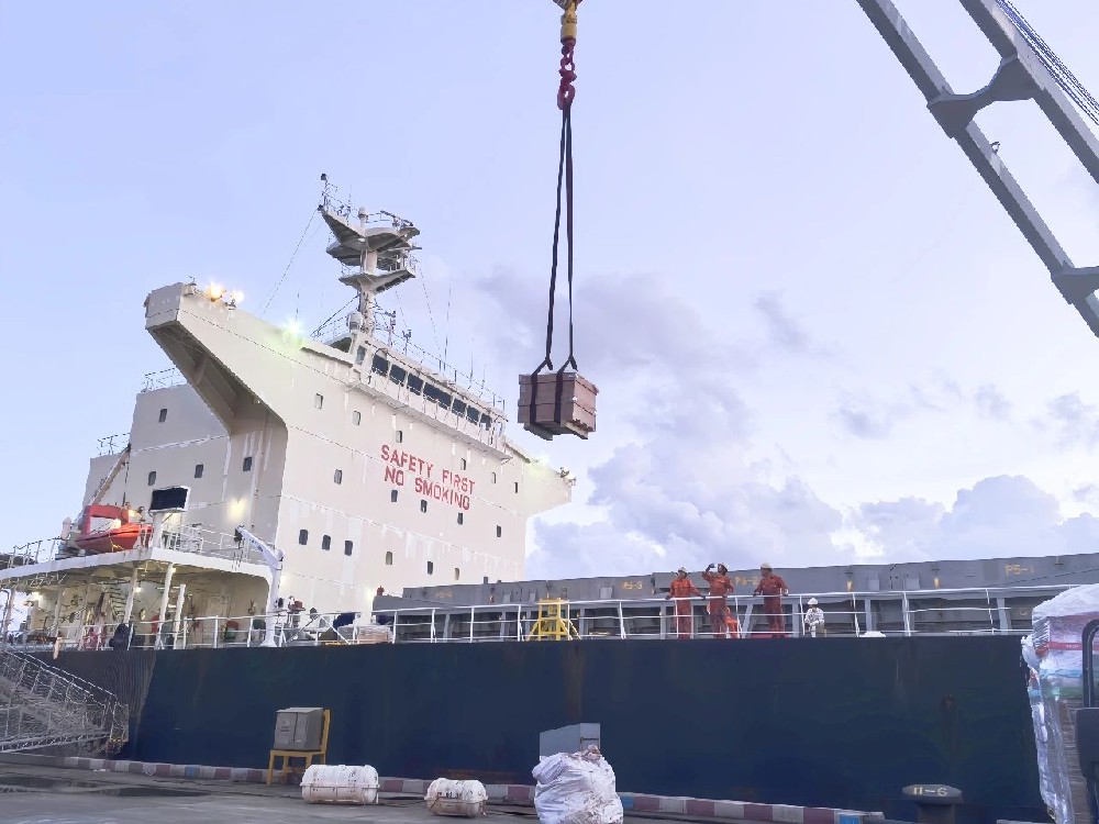 以“半年紅”沖刺“全年勝”丨省外供公司：聚焦核心業(yè)務突破，精準賦能港口保障