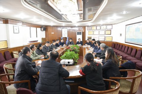 公司召開(kāi)江蘇省外輪供應(yīng)有限公司中層以上領(lǐng)導(dǎo)干部會(huì)議