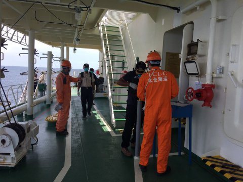 【勠力同心穩(wěn)防疫 緊鑼密鼓保生產(chǎn)】 遠(yuǎn)洋人的堅守與逆行