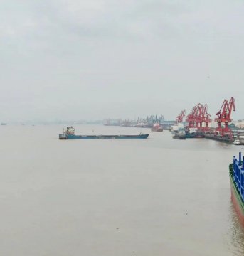 嚴(yán)部署 重檢查 強(qiáng)落實(shí) “江遠(yuǎn)蘇州”輪筑牢防汛“安全墻”