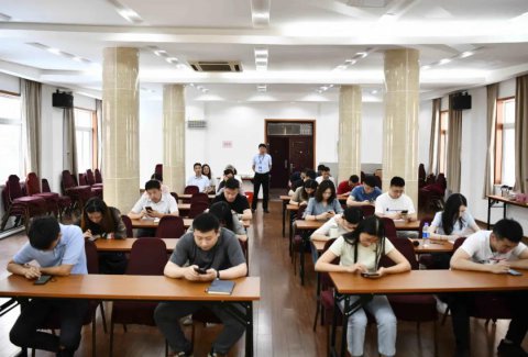 以賽促學(xué) 比學(xué)趕超 —— 江蘇遠(yuǎn)洋黨委開展黨史知識(shí)現(xiàn)場競答