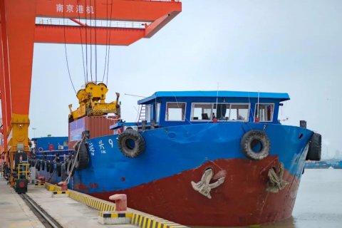 獻(xiàn)禮百年華誕 | “運(yùn)河戰(zhàn)略”再提速！江蘇遠(yuǎn)洋宿遷-太倉航線實(shí)現(xiàn)內(nèi)外貿(mào)“雙輪驅(qū)動(dòng)”