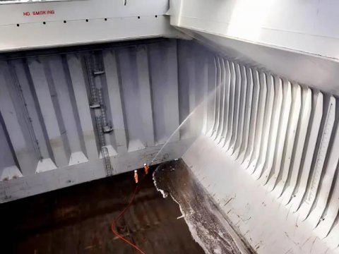 一線紀實 | 同心勠力、奮楫篤行，眾志成城、再創(chuàng)佳績——“江遠蘭州”輪V05航次散糧備艙紀實