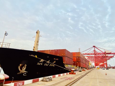 江蘇遠洋“連云港-九州”航線成功首航